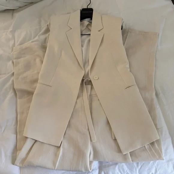 Victoria Beckham Mango Cream set - Picture 4 of 10